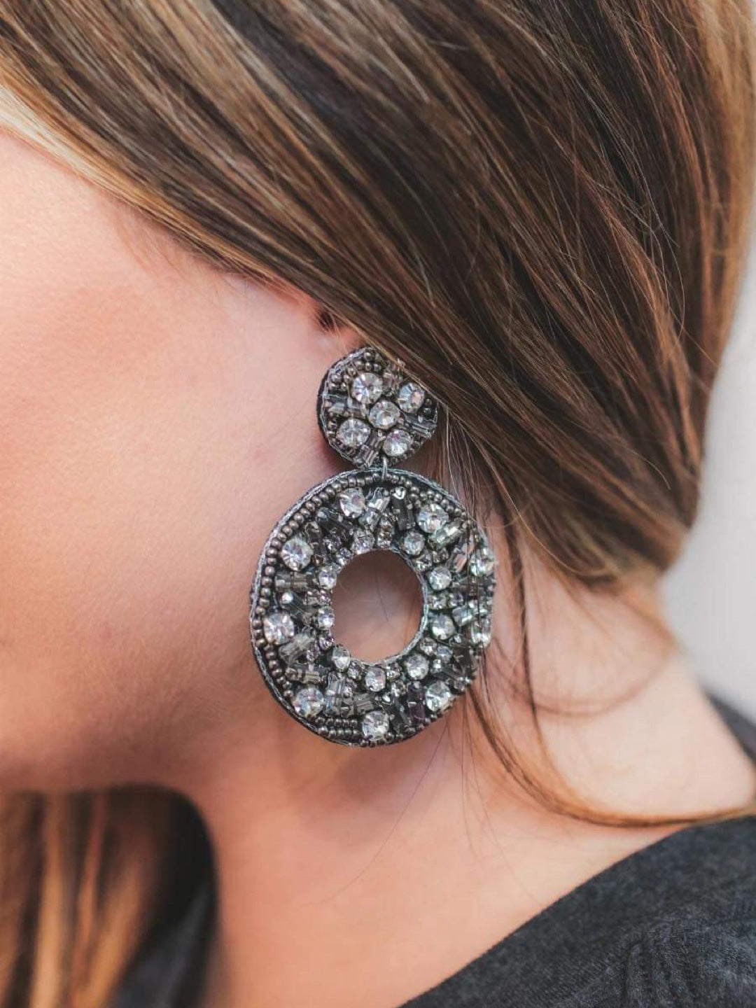 Women’s Silver Round Sparkle Beaded Earrings 