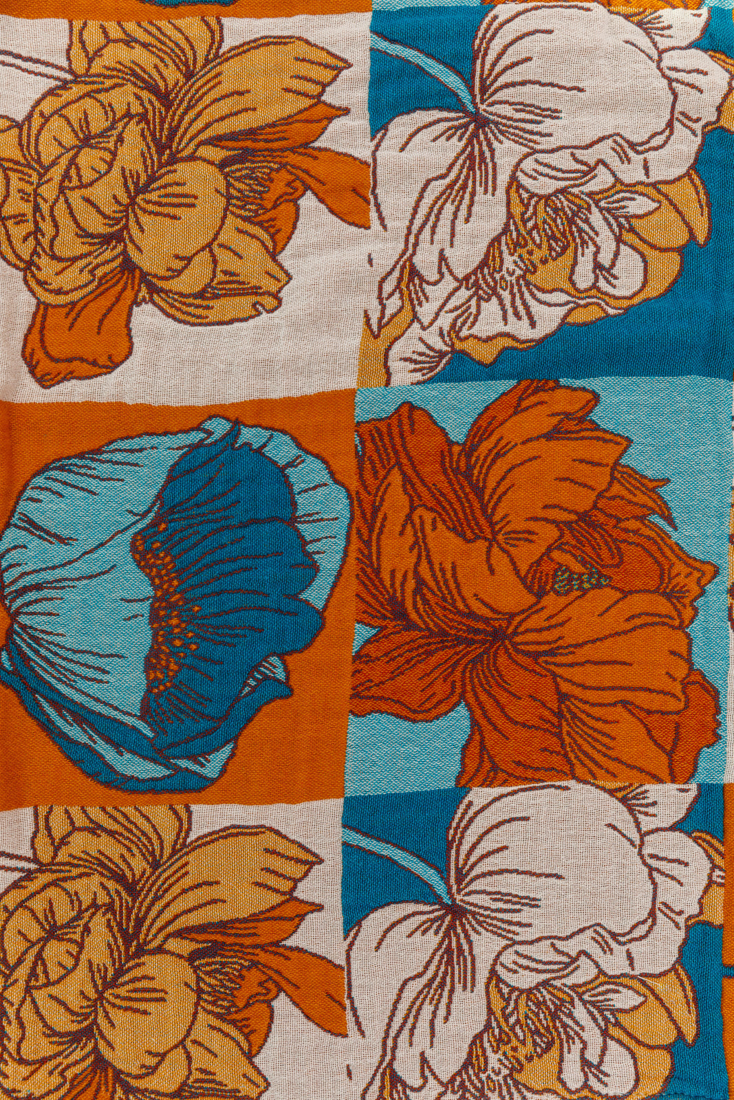 Block floral jacquard knit beach towel 